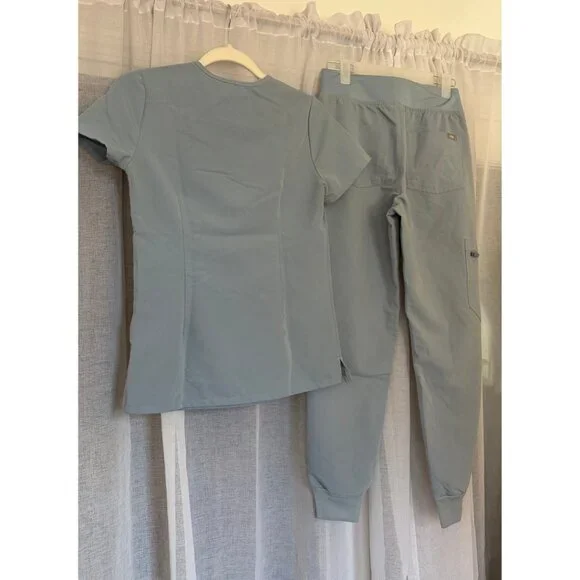 FIGS Women’s Medical Scrubs Top & Pants Gray XS - Picture 3 of 8